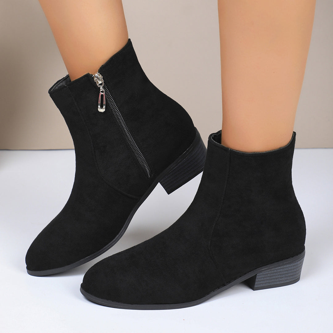 Women’s ankle-high suede-look ankle boots with side zip, pointed toe and low block heel Mune Fashion
