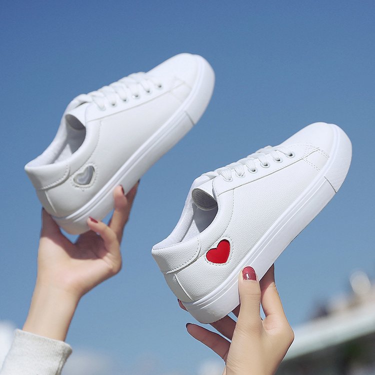 Damen Minimalistische Low-Top Sneaker mit glatter Kunstlederoptik und komfortabler Gummisohle Mune Fashion