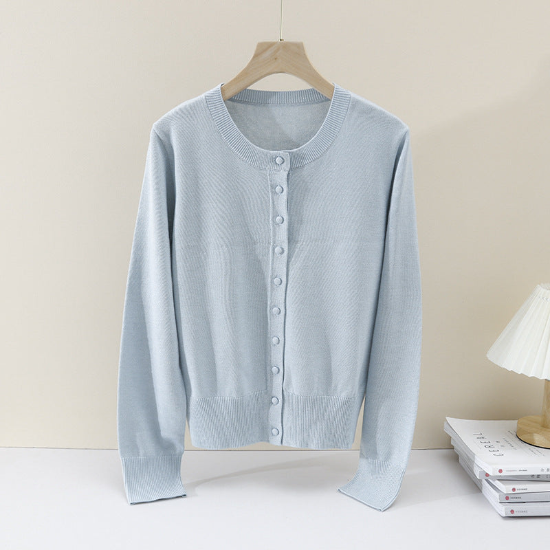 Women's fine knit cardigan with round neck and pearl buttons Mune Fashion
