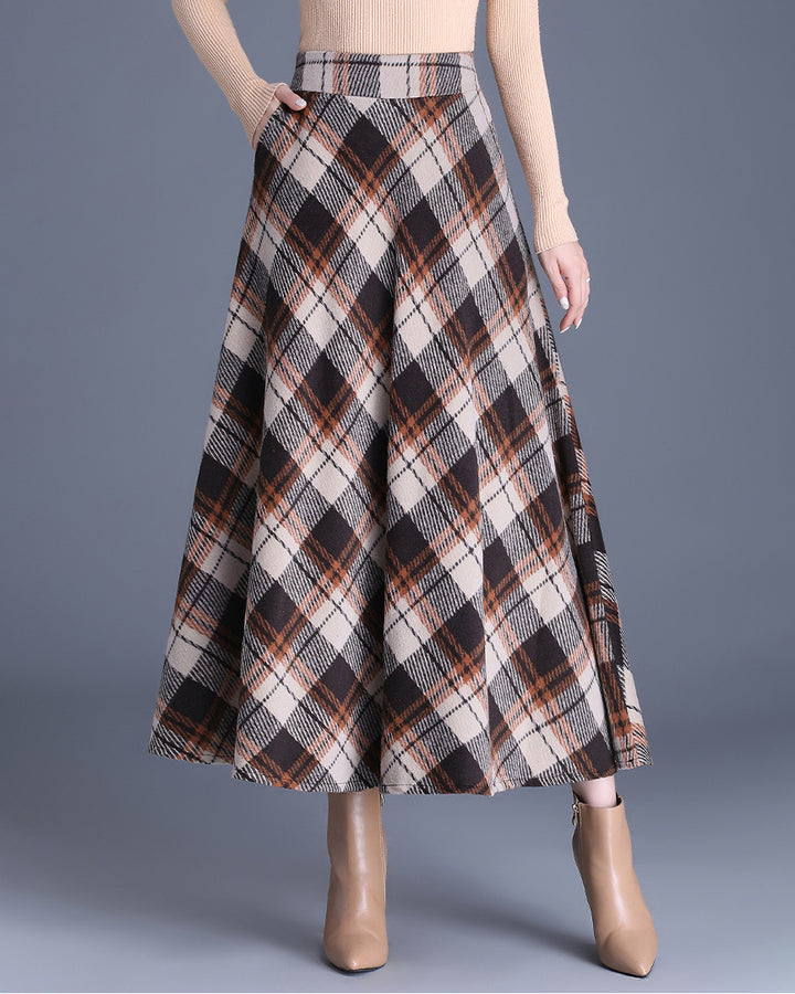 Ladies' loosely checked A-line skirt made of wool blend with high waist and side pockets Mune Fashion