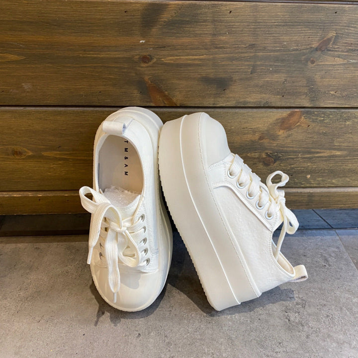 Women’s platform sneaker with robust rubber sole and comfortable cushioning Mune Fashion