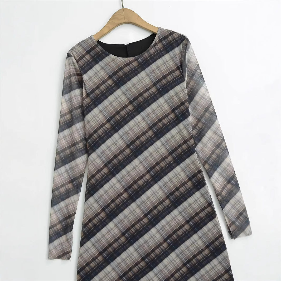 Women's long maxi dress with diagonal check pattern, round neckline, and long sleeves Mune Fashion