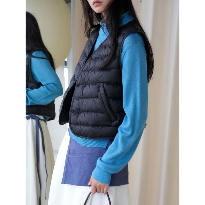 Women Short Quilted Lightweight Down Vest with Double Button Closure Mune Fashion