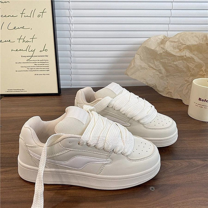 Women's sneakers in sporty vintage style with padded insole Mune Fashion