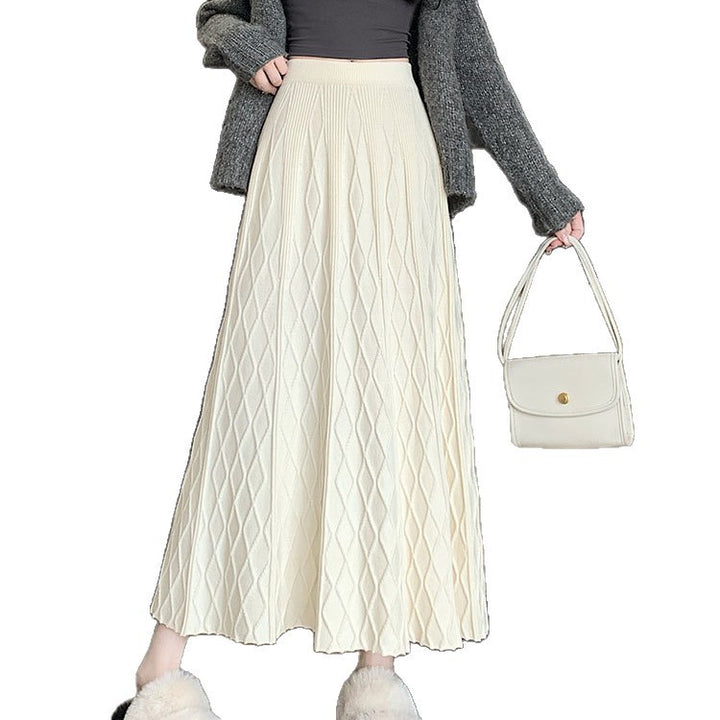 Women's long, pleated skirt with diamond pattern Mune Fashion