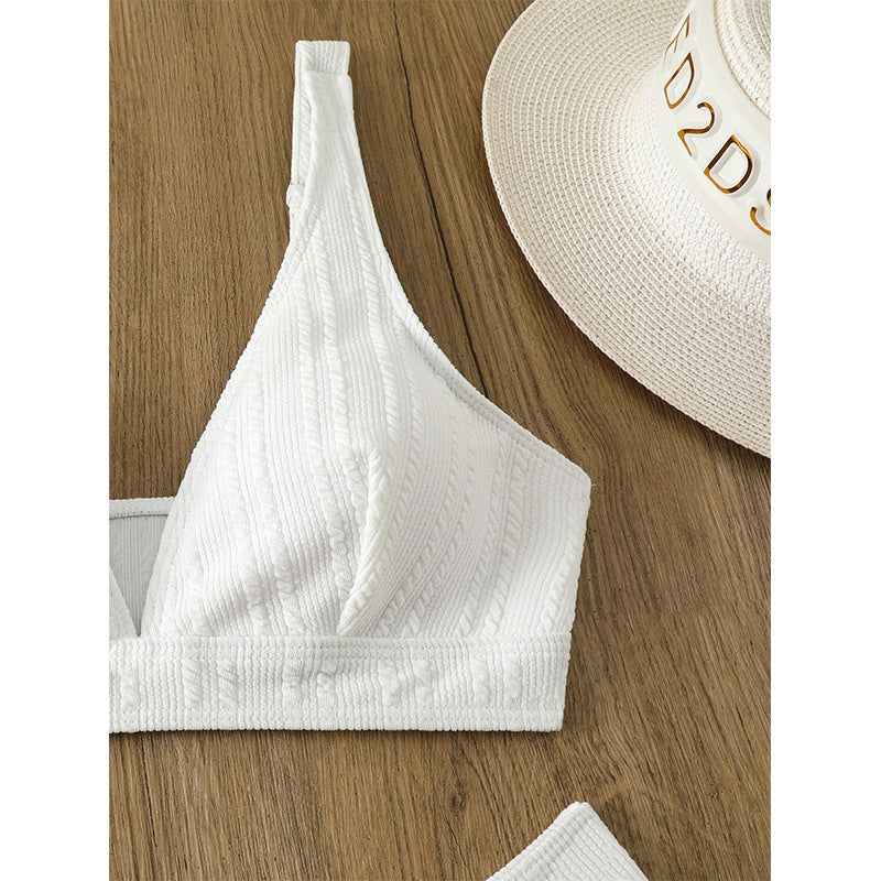 Women's Triangle Bikini with Fashionable Cut Mune Fashion