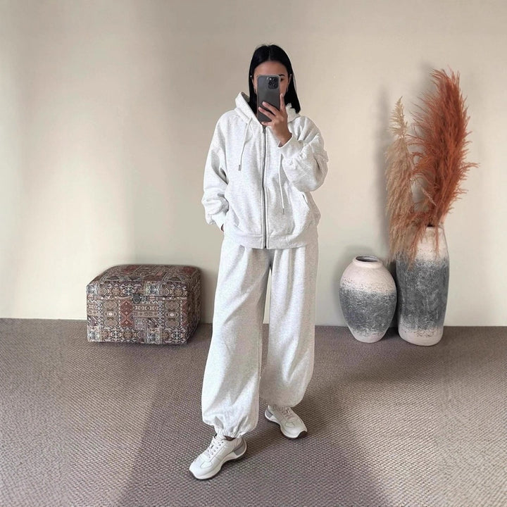 Women's oversized hooded jacket with zipper and wide jogging pants lounge set Mune Fashion