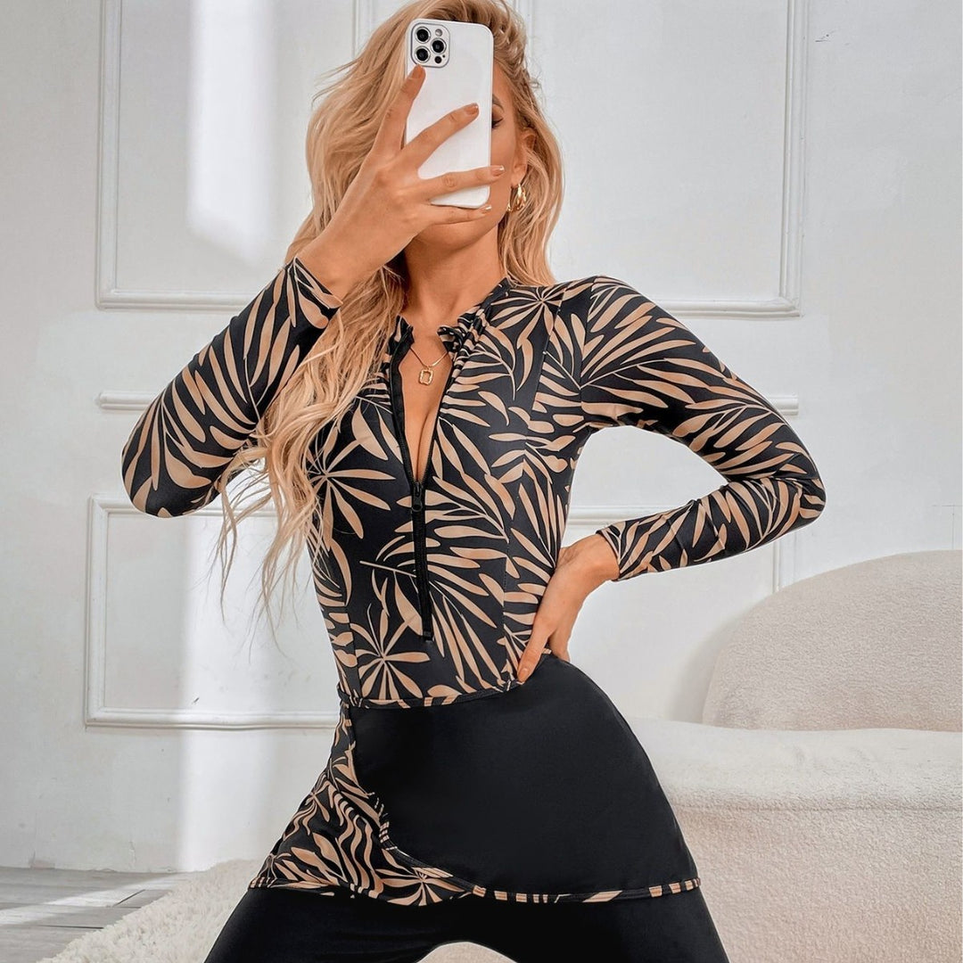 Ladies' fashionable tracksuit with zip and casual fit Mune Fashion