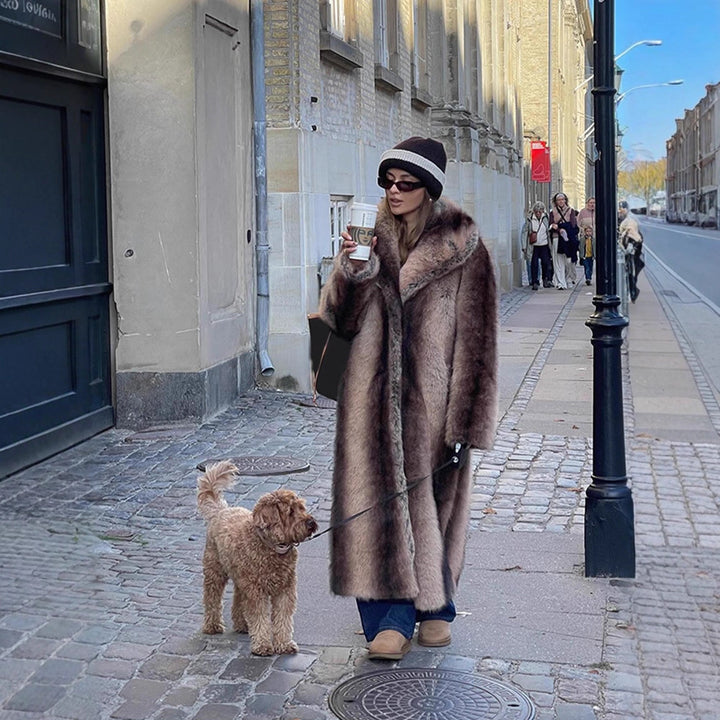 Ladies Maxilength Oversize Faux Fur Coat with Vintage Cut and Wide Lapel Collar Mune Fashion