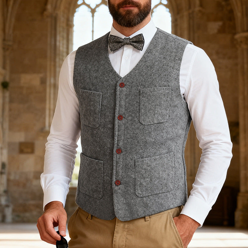 Men's wool vest with V-neck and patch pockets Mune Fashion