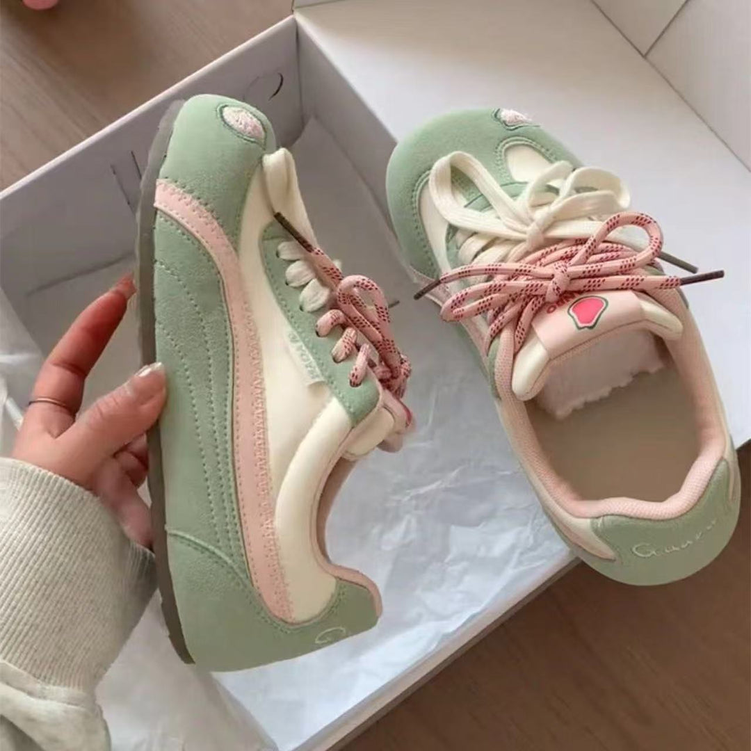 Women’s Retro Pastel Sneakers with Velvet Look, Padded Comfort Insole and Heart Patch Mune Fashion