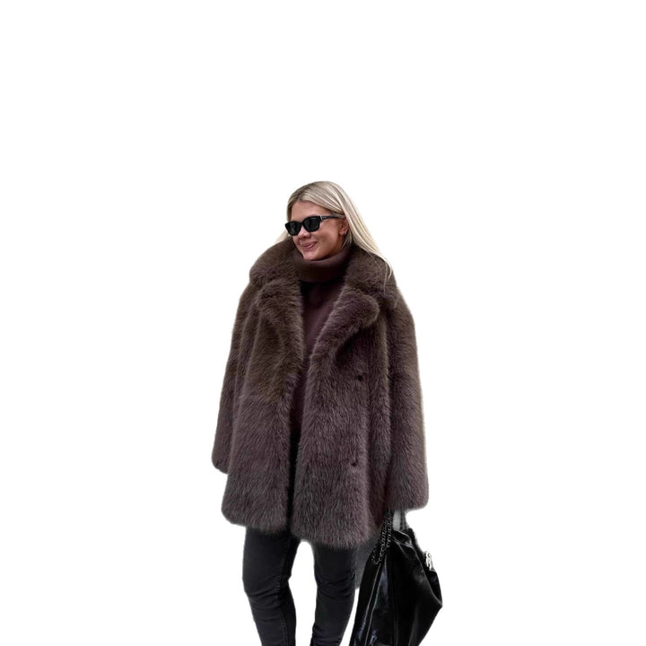Ladies Short Luxurious Faux Fur Coat with Voluminous Shawl Collar and Boxy Silhouette Mune Fashion