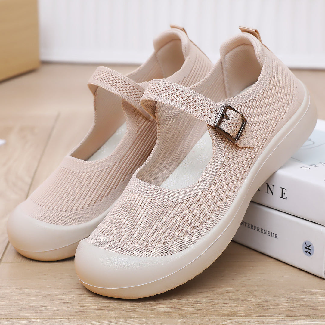 Women’s knitted Mary-Jane comfort shoe with adjustable strap, breathable knitted upper material and shock-absorbing lightweight sole Mune Fashion