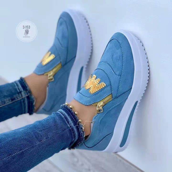 Women's Slip-On Platform Sneakers with Side Decorative Zipper and Metallic Logo Application Mune Fashion