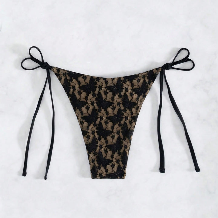 Women's triangle bikini with delicate lace decoration Mune Fashion