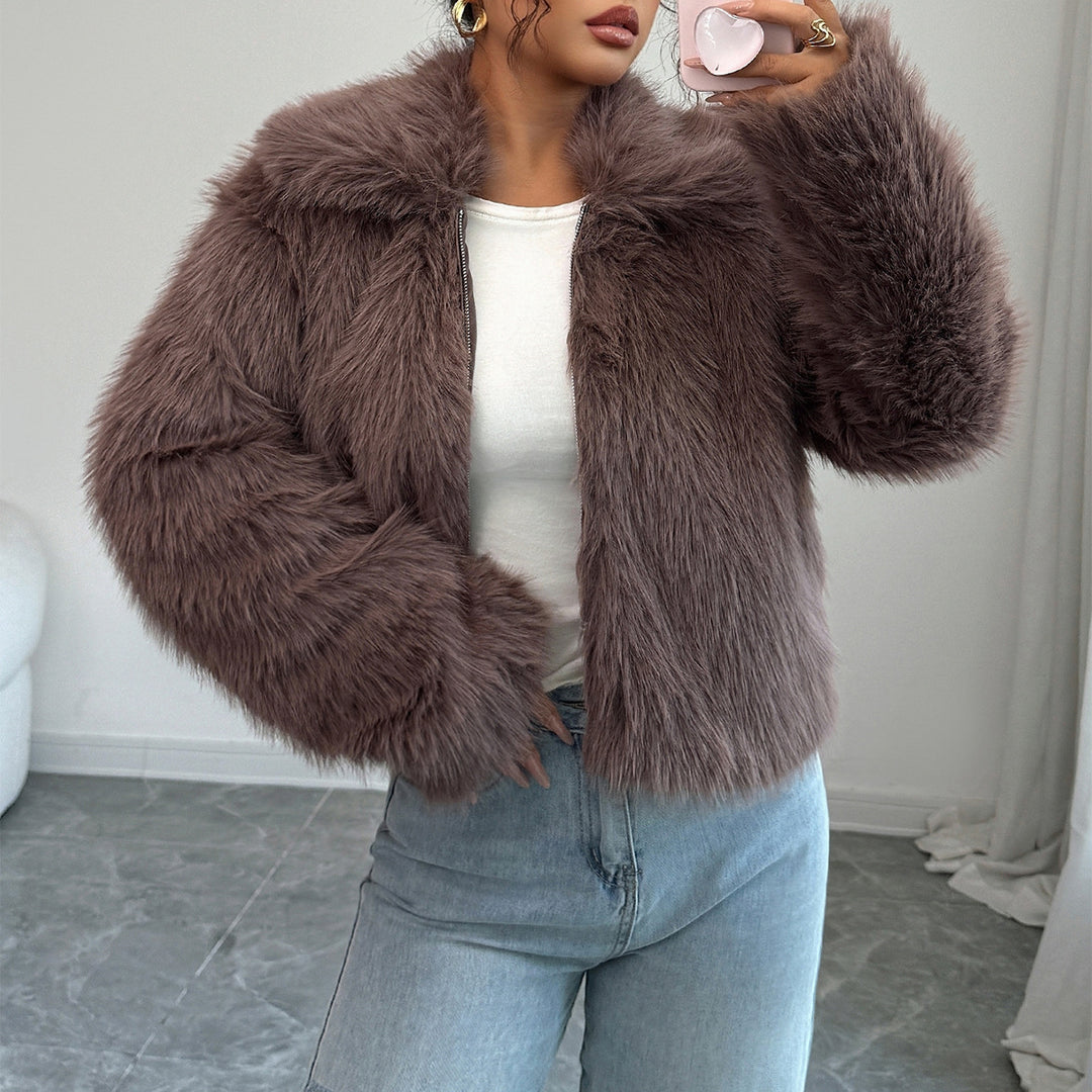 Women's short faux fur jacket with standing collar, concealed zipper and wide sleeves Mune Fashion