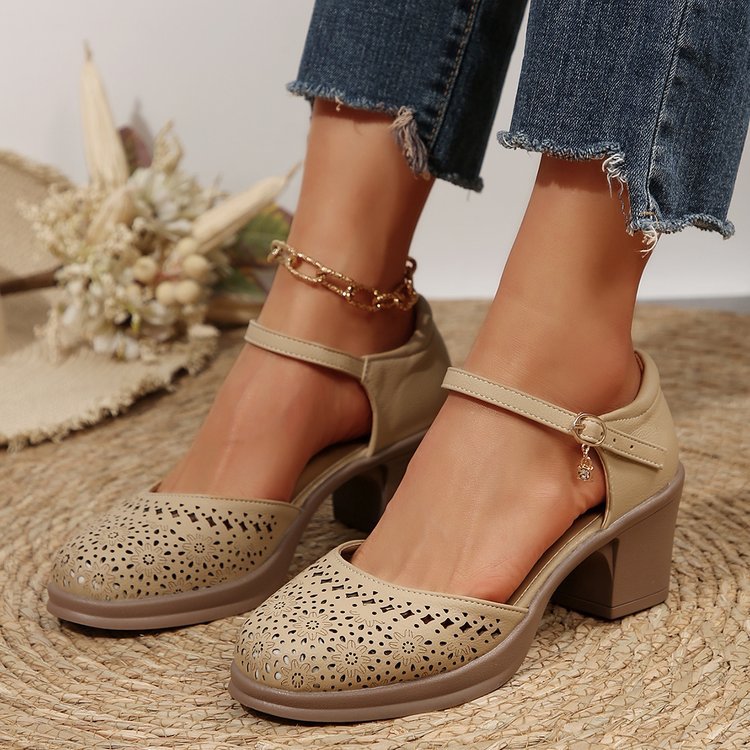 Damen Mary-Jane Pumps mit mittelhohem Blockabsatz, perforiertem Obermaterial und gepolstertem Komfortfußbett Mune Fashion