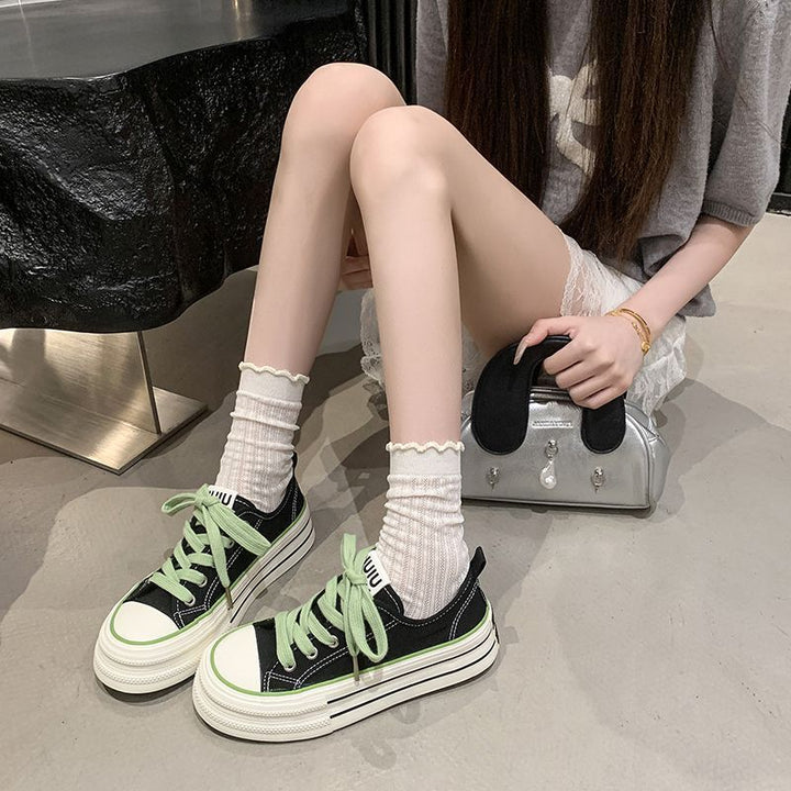 Women’s sporty sneakers with sturdy sole and breathable canvas by Mune Fashion