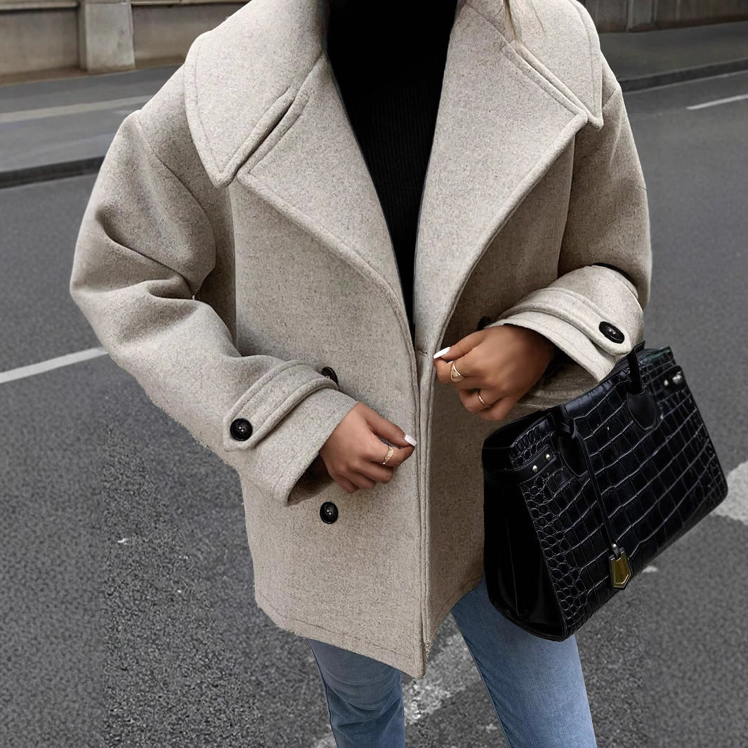 Women's oversized coat with lapel collar and decorative button placket Mune Fashion