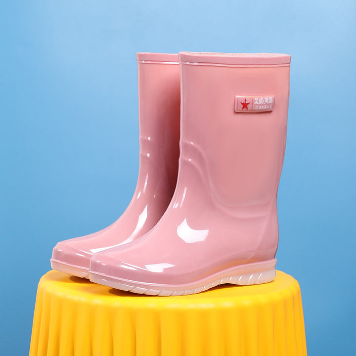 Women Mid-Height Waterproof Rubber Ankle Boots with Glossy PVC Look and Non-Slip Sole Mune Fashion