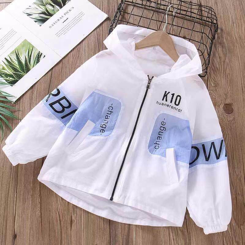 Women's nan ultra-lightweight hooded windbreaker made of breathable functional fabric with front zipper Mune Fashion