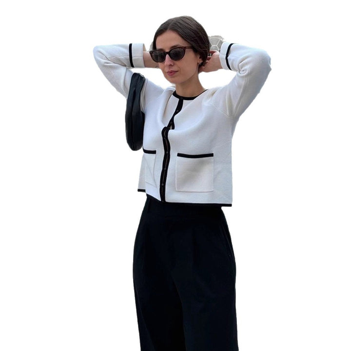 Women Fine Contrast Button Placket Cardigan with Piping and Applied Pockets Mune Fashion