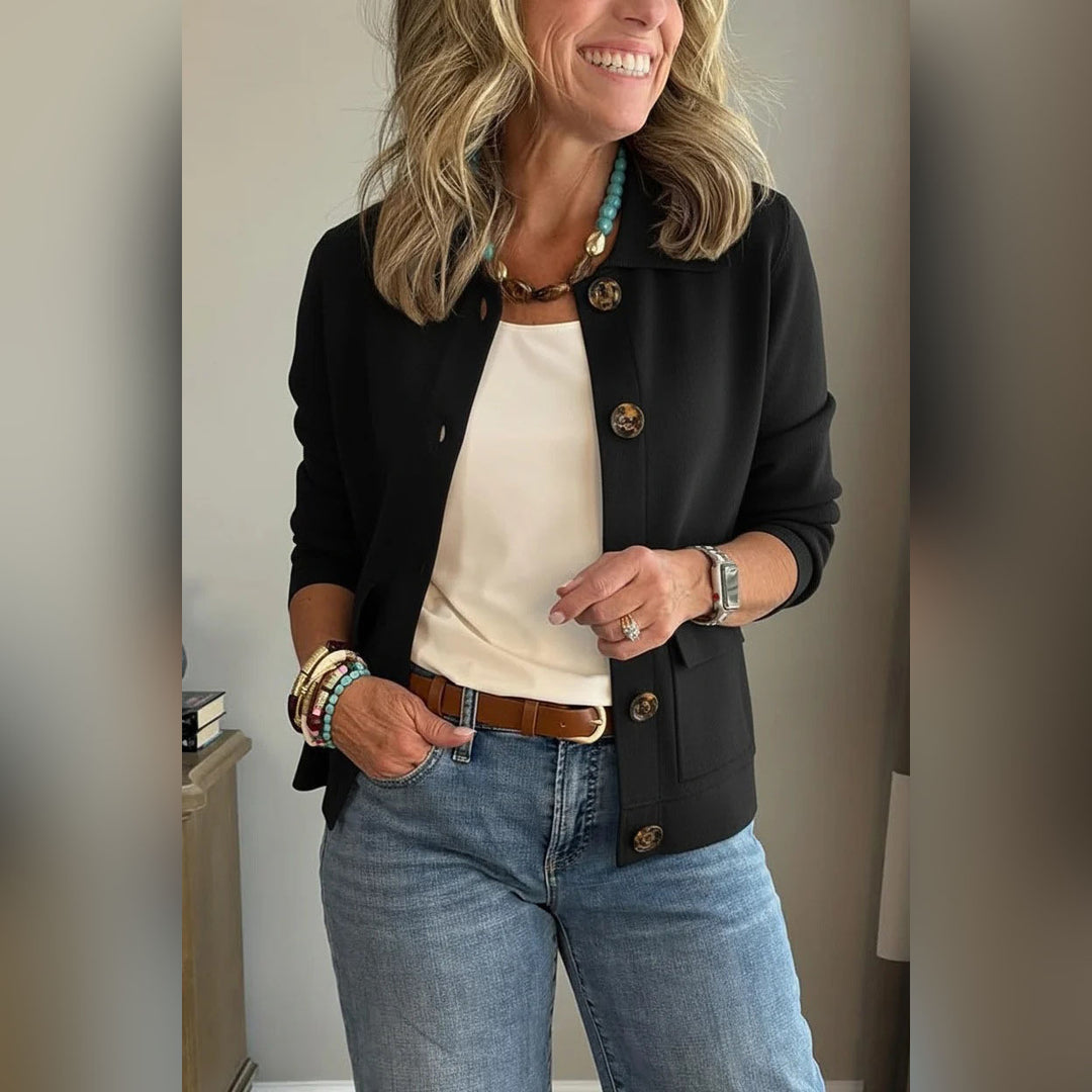 Women's short knitted cardigan with shirt collar, patch pockets, and horn buttons Mune Fashion