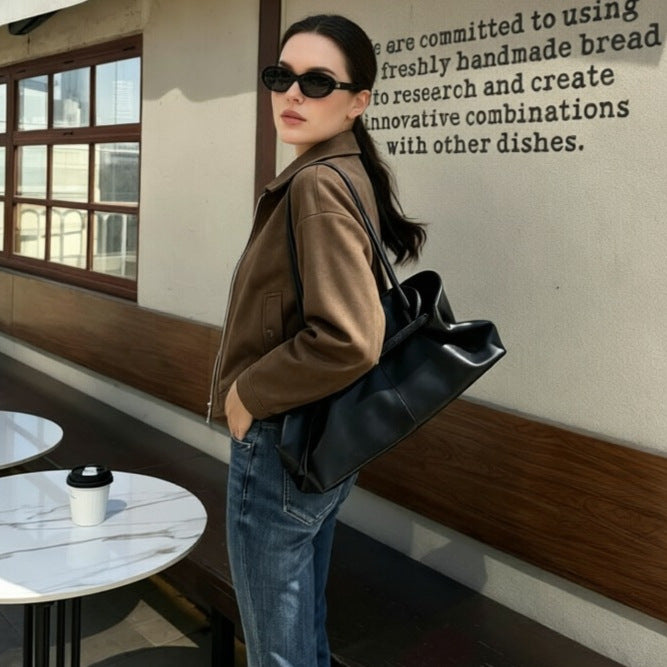 Ladies short jacket in suede leather look with front zipper and shirt collar Mune Fashion