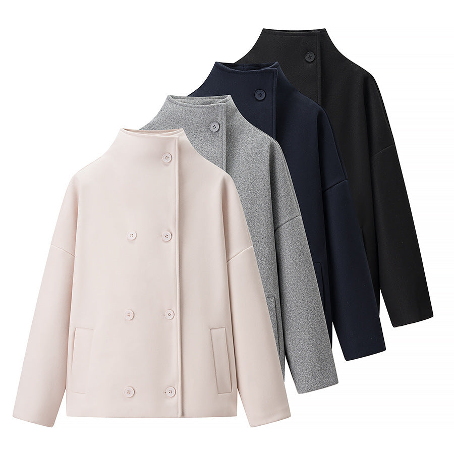 Ladies short double-breasted oversized boxy jacket with stand-up collar and side pockets Mune Fashion