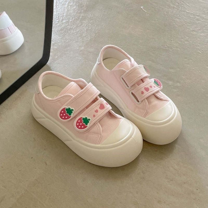 Women's sneakers with colored button details and flexible design Mune Fashion
