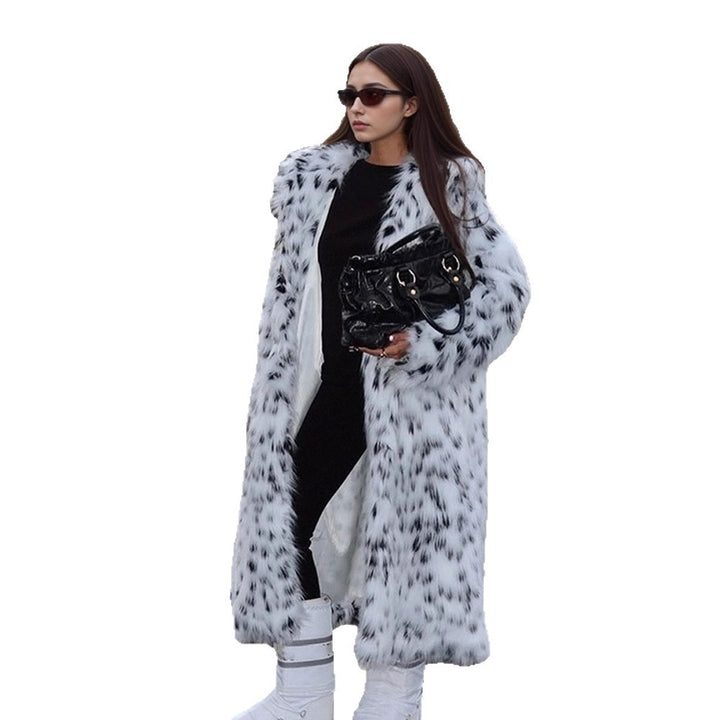 Women's luxurious long plush faux fur coat with opulent fur collar and speckled design Mune Fashion