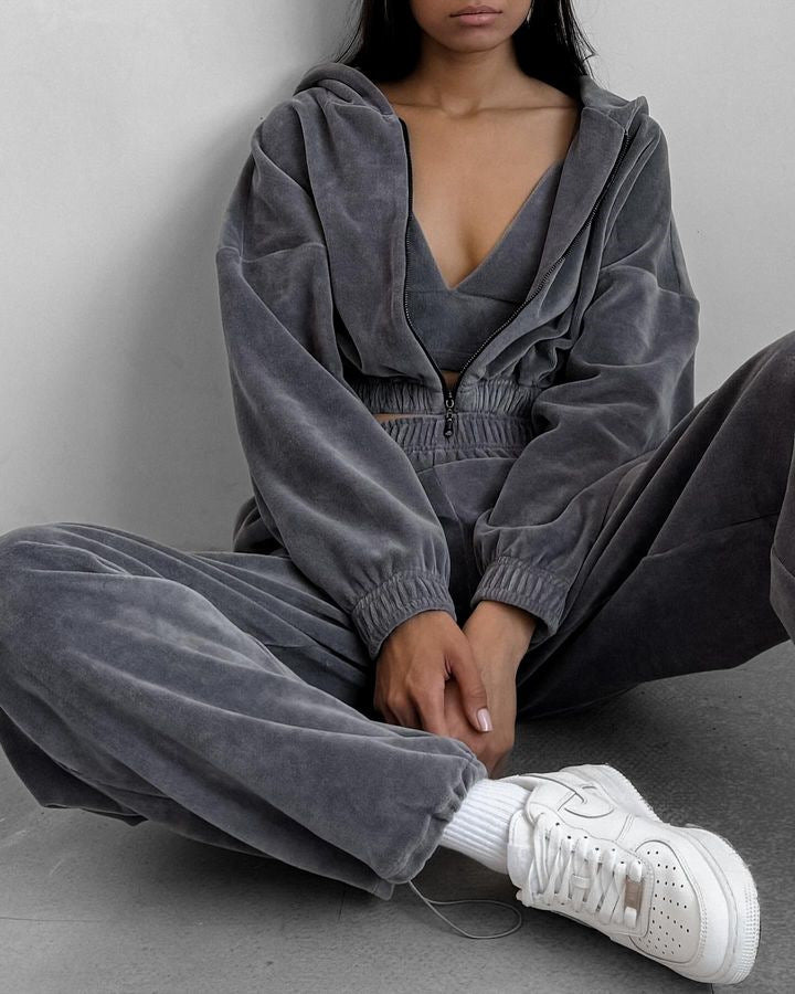 Ladies Nano Velvet Loungewear Two-Piece with Short Front Zip, Elastic Comfort Waistband, and Wide Trouser Leg Mune Fashion