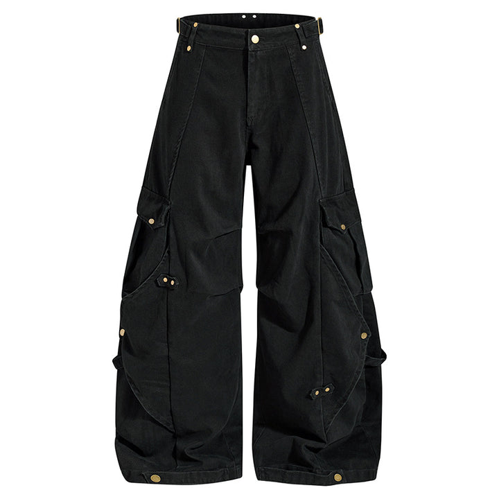 Women wide cargo culotte pants with adjustable straps, large flap pockets, and balloon silhouette Mune Fashion