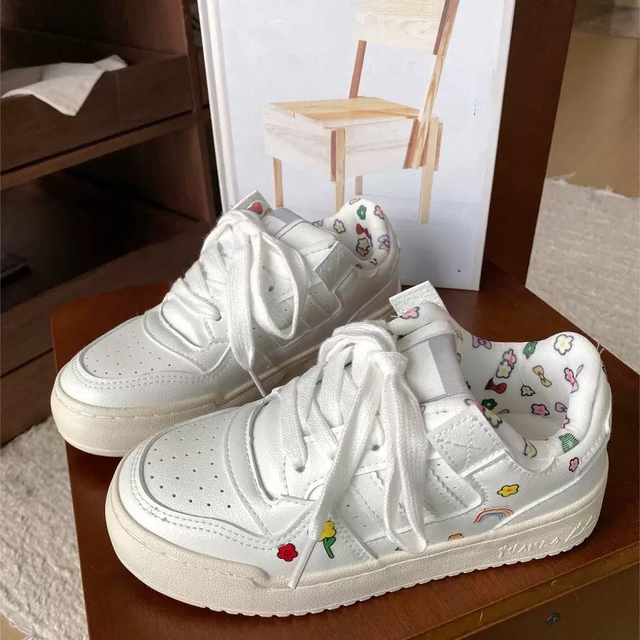 Women sneakers in classic design with breathable surface Mune Fashion
