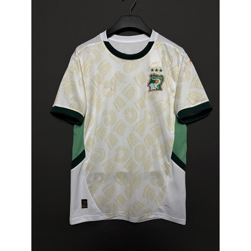 Men's breathable performance soccer jersey with mesh inserts and embroidered Mune Fashion badge