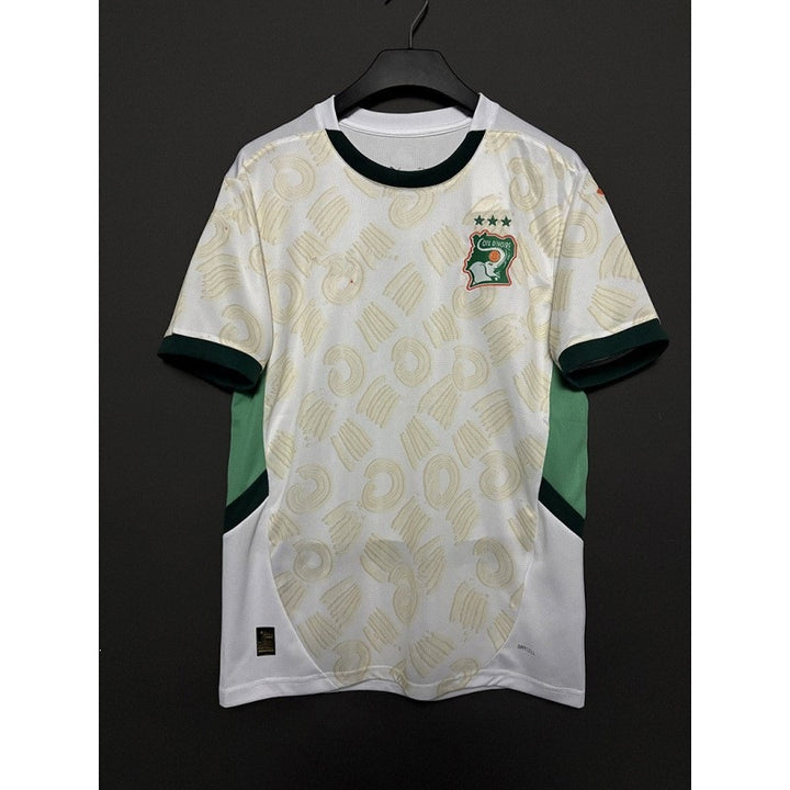 Men's breathable performance soccer jersey with mesh inserts and embroidered Mune Fashion badge
