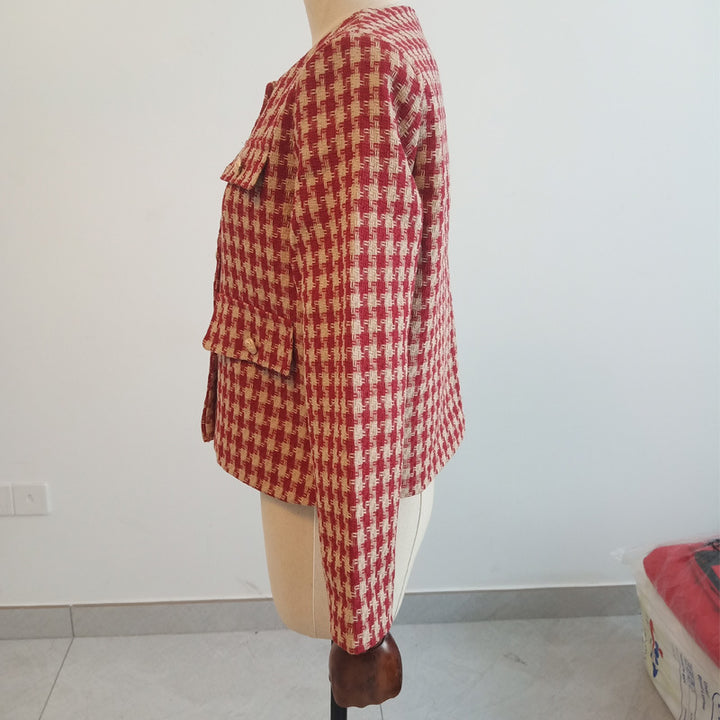 Women's fitted bouclé tweed jacket with houndstooth pattern, golden decorative buttons, and patch flap pockets Mune Fashion