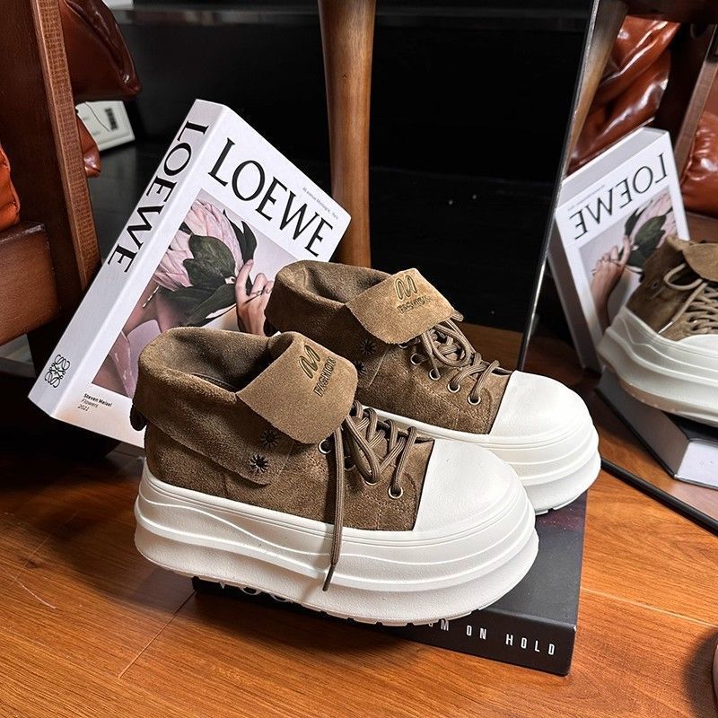 Ladies platform sneaker with fashionable cuff and comfortable sole Mune Fashion