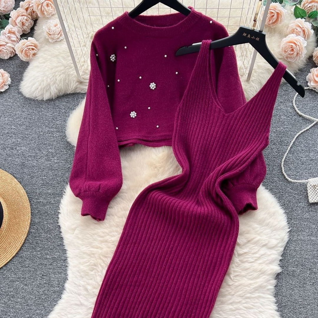 Ladies knitted dress with elegant V-neck Mune Fashion