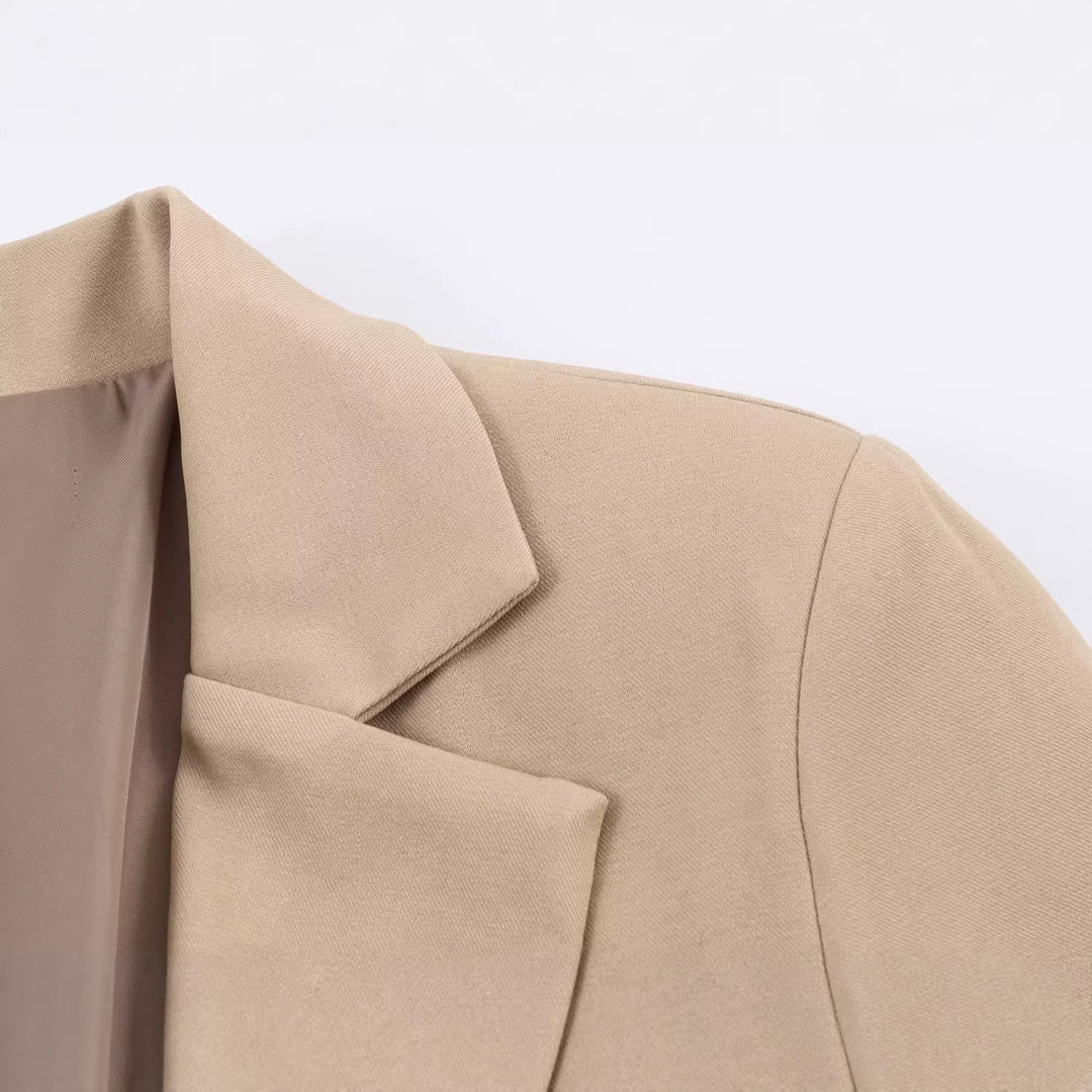 Women's tailored longline blazer with Vienna seams and patch pockets Mune Fashion