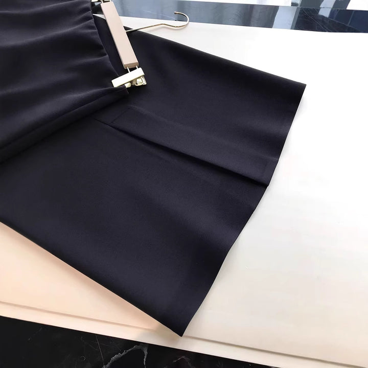 Women Elegant, Midi Skirt with High Waist and Figure-Hugging Cut Mune Fashion