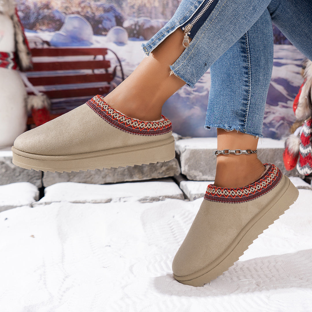Women’s Lined Loafer Slippers made of Suede-Like Material with Embroidered Edge and Profiled Platform Mune Fashion