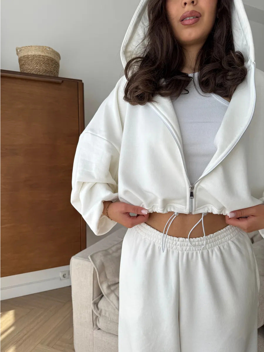 Women's short hoodie lounge set with oversized sleeves and wide jogger pants cut Mune Fashion