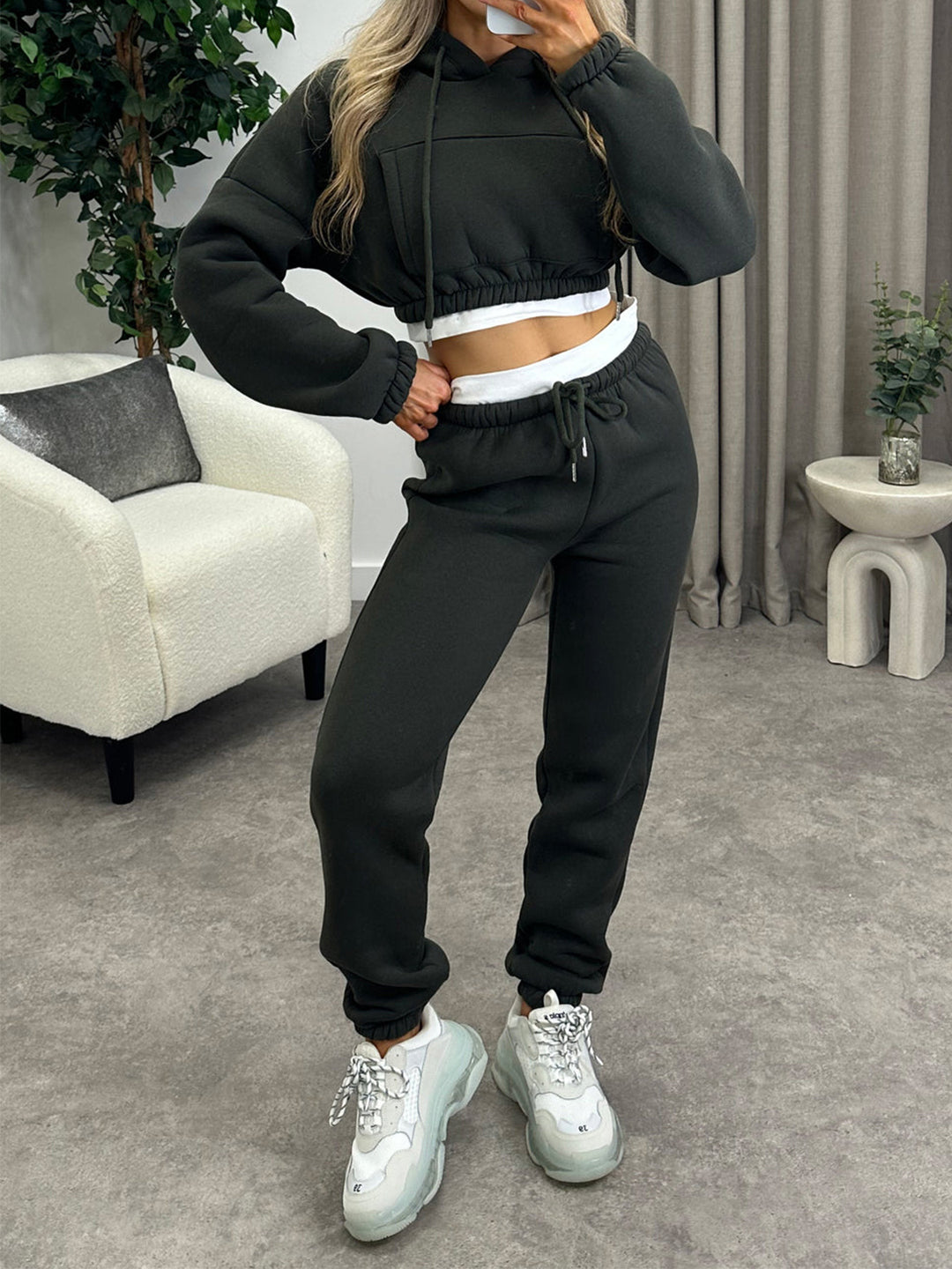 Women's cropped hoodie and high-waisted jogger set Mune Fashion