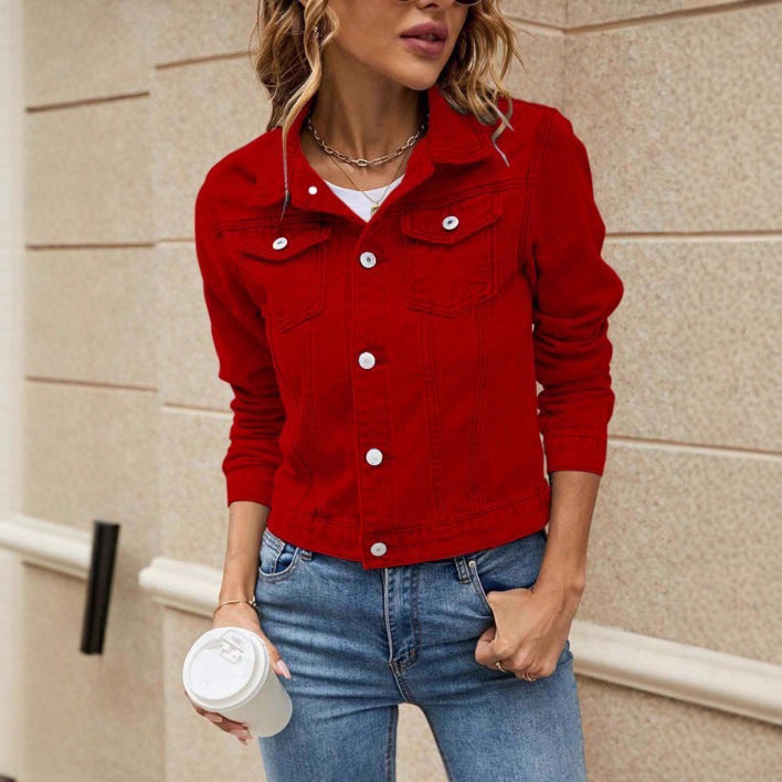 Women's fitted short denim jacket in trucker style with flap pockets Mune Fashion