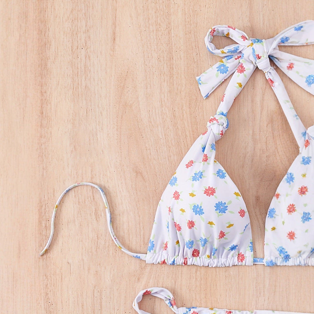 Women's floral patterned triangle bikini with playful tie Mune Fashion
