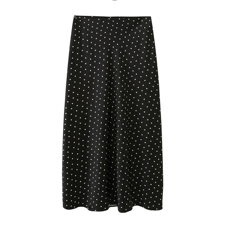 Women's midi skirt made of flowing satin quality in A-line with leopard print.