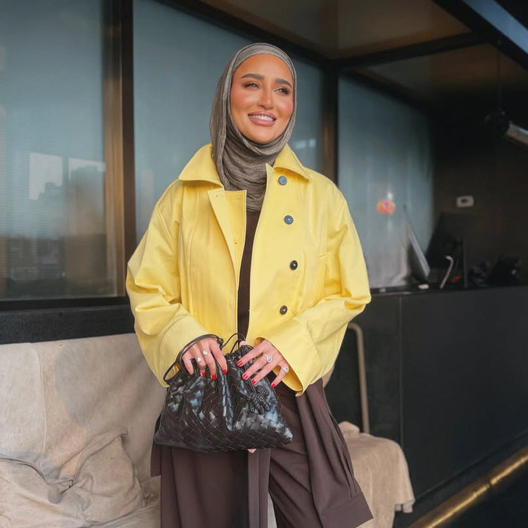 Women's Light Oversized Trench Coat made of coated cotton blend with boxy cropped cut and double-breasted button closure