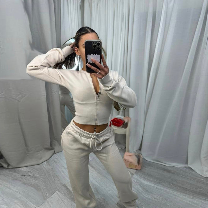 Women's short zip-cropped shirt with shaping waistband and wide relaxed sweatpants with drawstring Mune Fashion