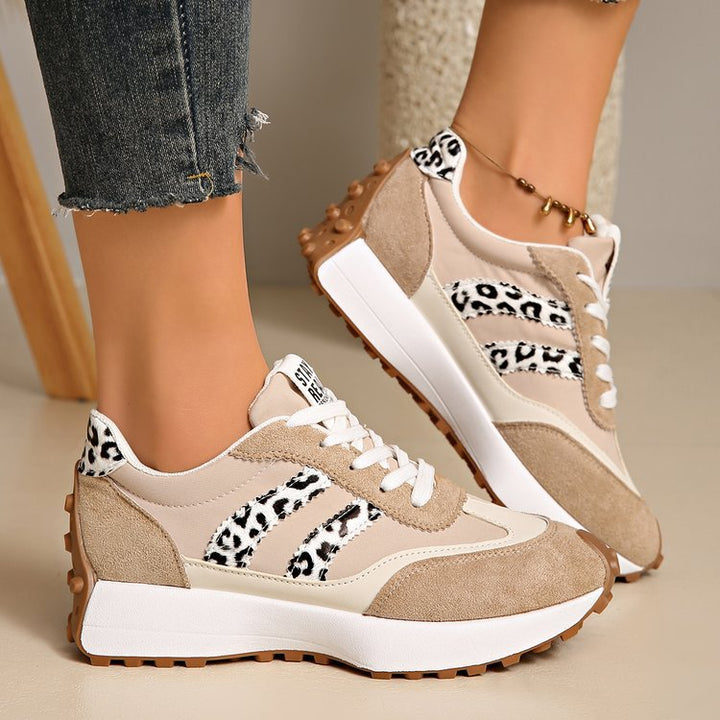Damen Plateau-Laufsneaker mit Wildlederoptik und Leo-Akzenten Mune Fashion